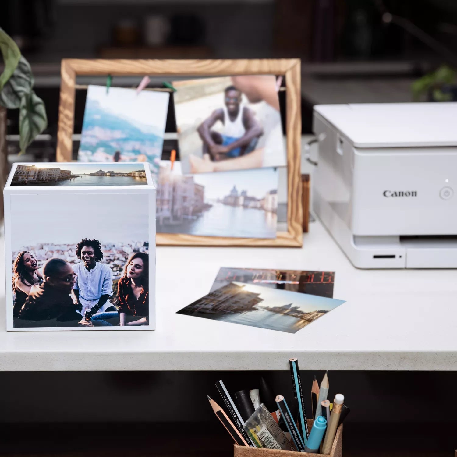 Canon-Photo-Cube-and-Frame-PP-201-5x5-Photo-Paper-8112.jpg
