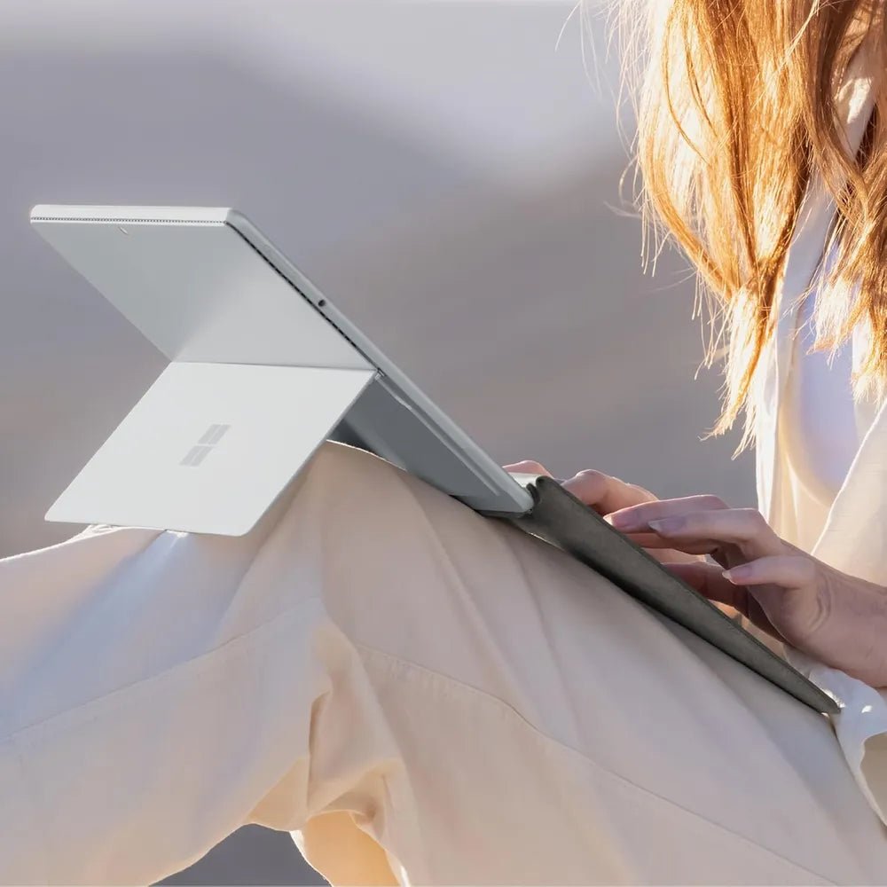Microsoft-Surface-Pro-Keyboard-8XB-00152-3_d89f78b6-fea3-474f-9f51-0e58bea5b685.jpg