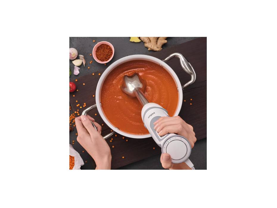 NewProject_28_9badd7e0-c4c7-4e4e-a23a-1a2c38511fc7.jpg Braun MQ 5200 hand blender used with suitable ingredients